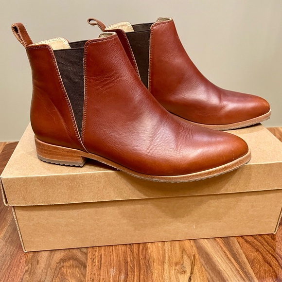 Nisolo Eva Everyday Chelsea Boot, Brandy, 9.5 - Picture 3 of 9